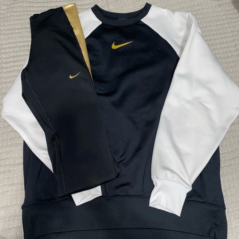 Nike legging/sweatshirt set